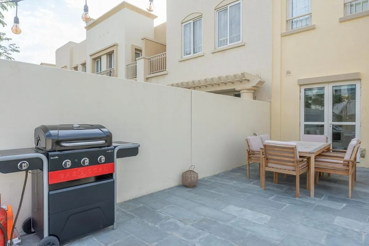 Luxurious Spacious 3-Bedroom Villa With Private Pool At Springs 10 Dubai United Arab Emirates