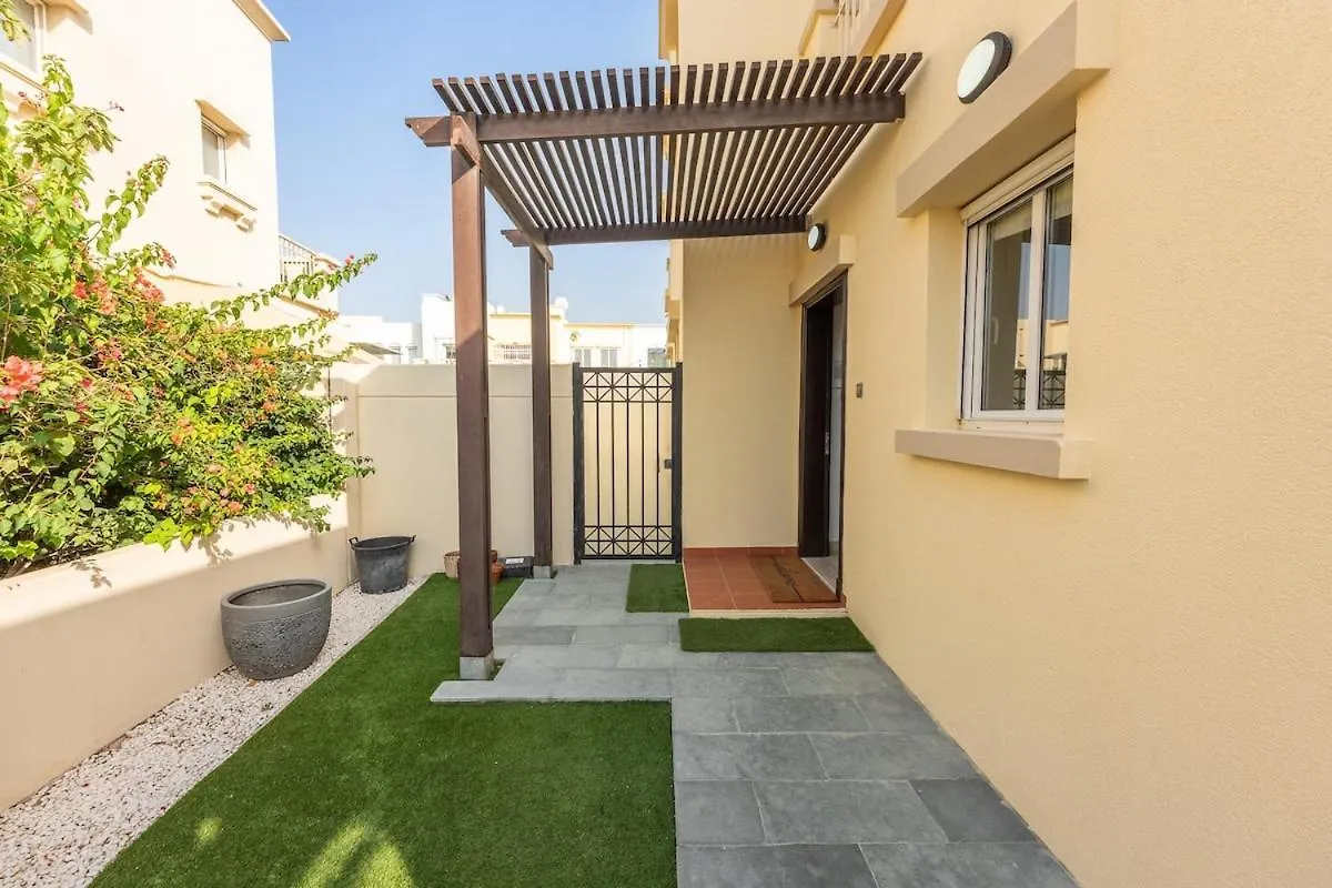 Luxurious Spacious 3-Bedroom Villa With Private Pool At Springs 10 Dubai