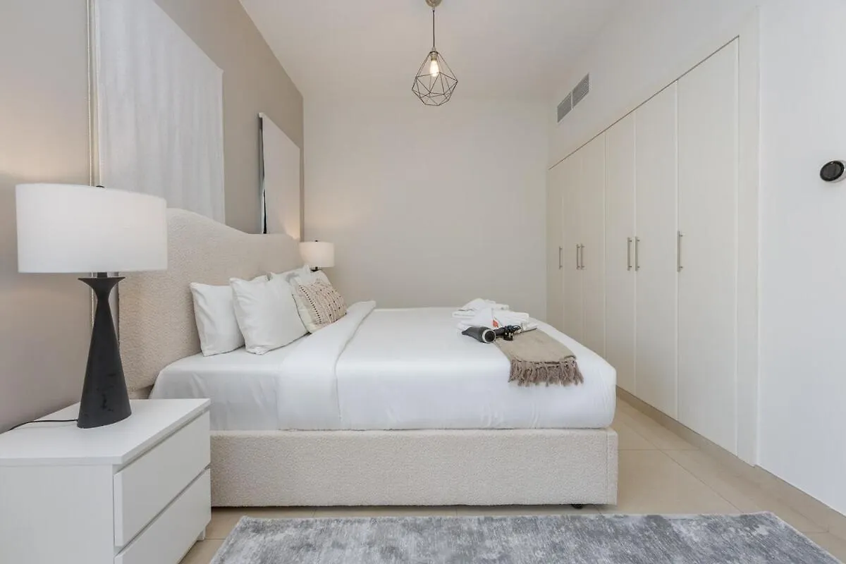Luxurious Spacious 3-Bedroom Villa With Private Pool At Springs 10 Dubai