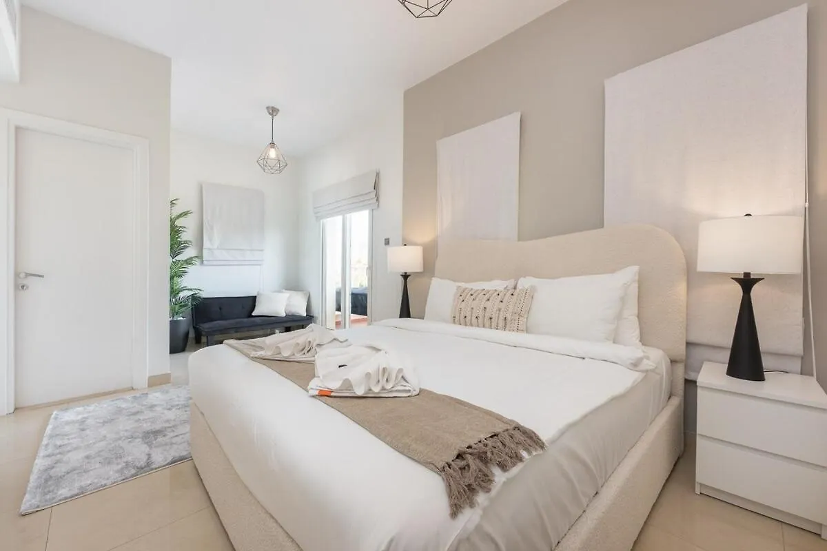 Luxurious Spacious 3-Bedroom Villa With Private Pool At Springs 10 Dubai